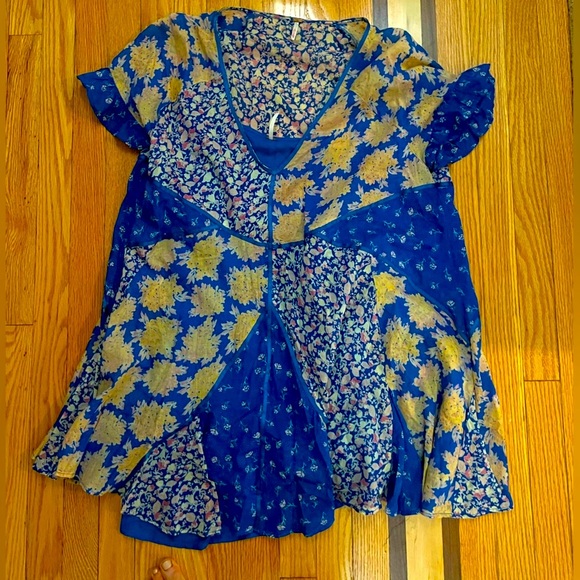 Free People T shirt dress with built in adjustable slip - Picture 3 of 4